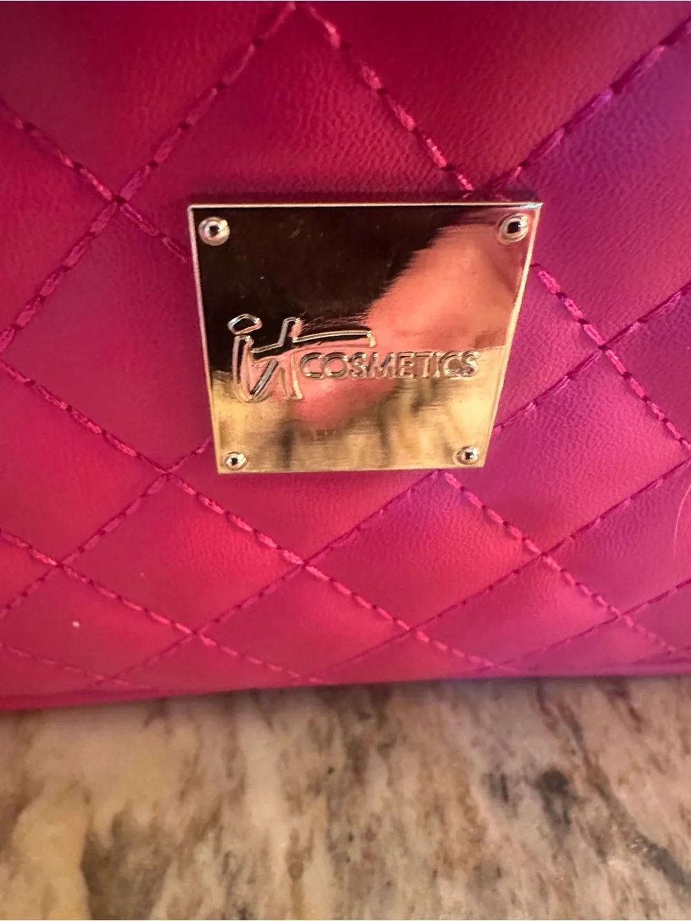 it cosmetics Quilted Bright Pink Makeup Pouch with make up brushes